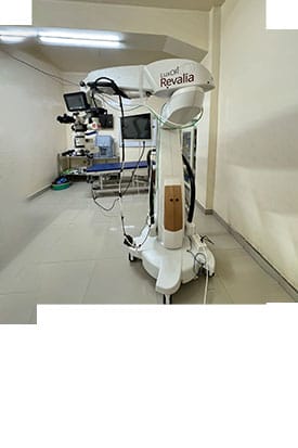 Alcon LuxOR Revalia Microscope